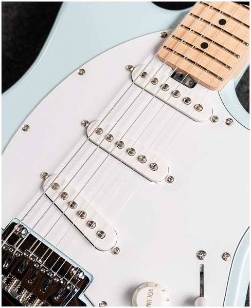 STERLING Cutlass SSS Daphne Blue - Электрогитара
