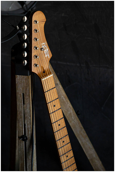 JET JT-30 Gold - Электрогитара шестиструнная