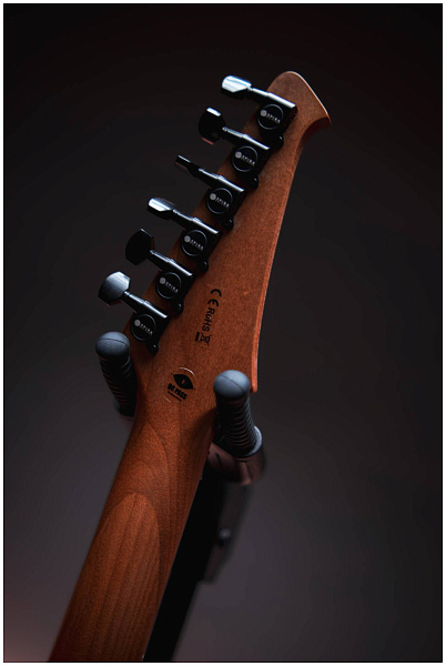 SPIRA V-420 AWH - Электрогитара шестиструнная
