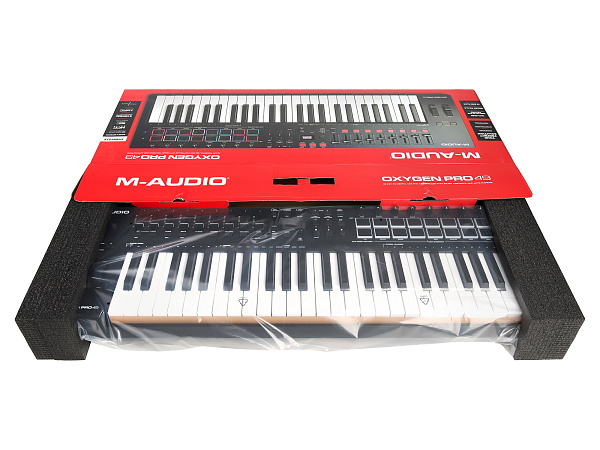 MIDI клавиатура [OXYGENPRO49] M-audio [Oxygen Pro 49] 49 клавиш, 8 энкодеров, 9 фейдеров, 16 пэдов, 12 кнопок управления, колеса высоты тона и модуляции, smart control, auto-mapping, встроенный арпеджиатор, 1/4" Jack вход для педали сустейна, MIDI выход