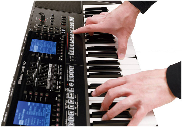 ROLAND E-A7 - Синтезатор