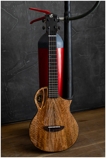 FLIGHT AVIATOR Mango Baritone CE - Укулеле баритон