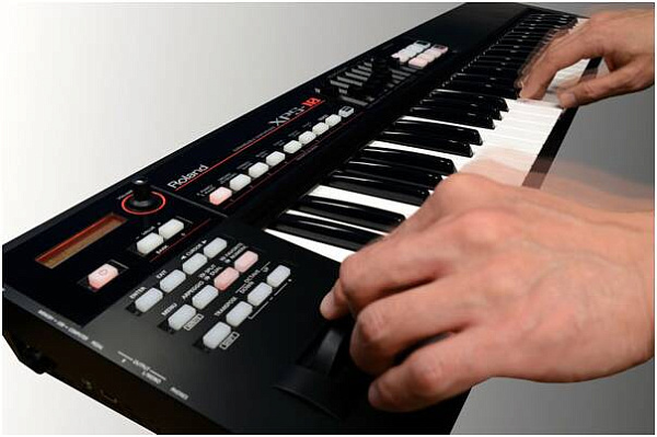 ROLAND XPS - Синтезатор