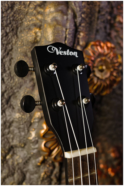 VESTON UKULELE KUS 15 BK - Укулеле сопрано
