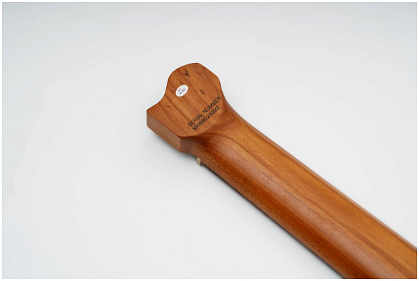 MOLLO NH680 BB - Электрогитара безголовая