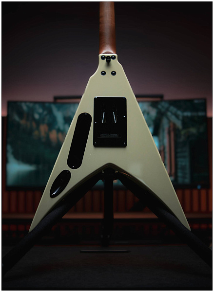SPIRA V-420 AWH - Электрогитара шестиструнная