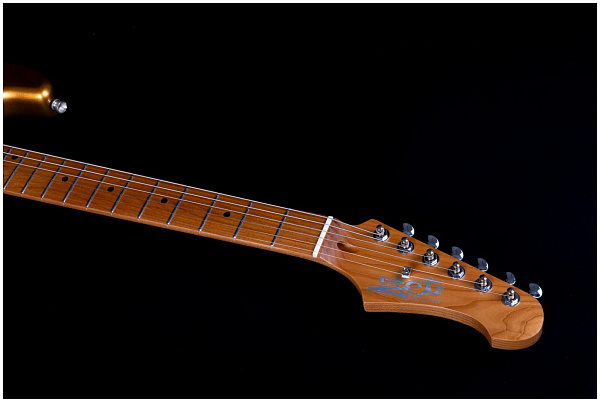 JET JS-300 GD - Электрогитара шестиструнная