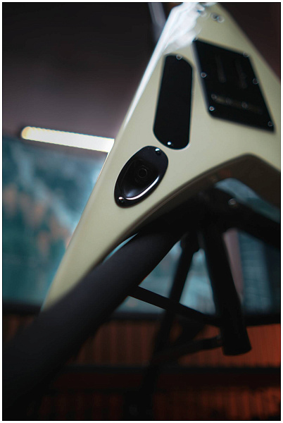 SPIRA V-420 AWH - Электрогитара шестиструнная