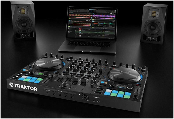 NATIVE INSTRUMENTS Traktor Kontrol S4 Mk3 - Контроллер