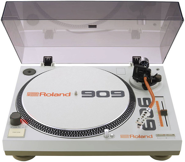 ROLAND TT-99 - Виниловый проигрыватель