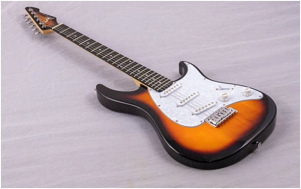 PEAVEY Raptor Custom Sunburst - Электрогитара