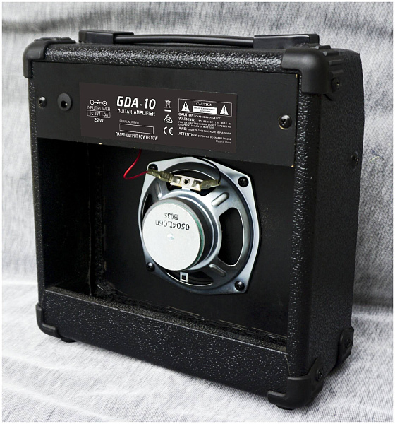 BELCAT GDA-10 - Комбоусилитель