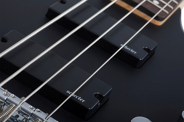 Бас-гитара SCHECTER [C-4 DELUXE SBK]  4-струнная, корпус: липа, гриф: клен, накладка: палисандр, 24 лада, цвет: Satin Black (SBK)