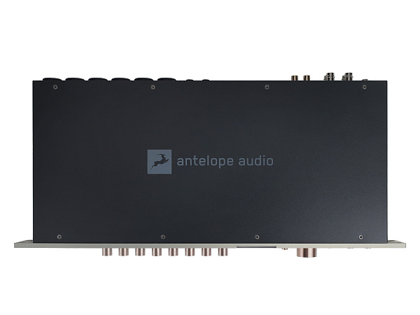 Аудиоинтерфейс Antelope Audio [Discrete 8 Oryx] 24 бит/192 кГц, 26x38, аналоговые входы: 8, линейные выходы: 8, микрофонные предусилители: 8x Discrete Class-A, ADAT I/O (16 входов/16 выходов),S/PDIF I/O (2 входа/2 выхода)