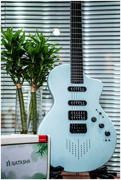 NATASHA SEEKER Ocean Blue - Электрогитара смарт