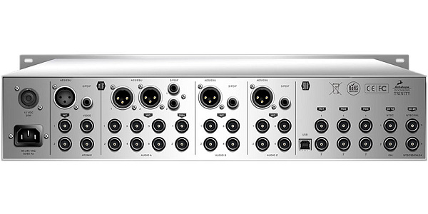 Аудиоинтерфейс Antelope Audio [Isochrone Trinity] тактовый генератор синхросигнала, 64-битный DSP, 3 независимых синхронных генератора звуковой частоты до 384 кГц, 3 - HD-сигнала, 3 независимых синхронных генератора SD-сигнала