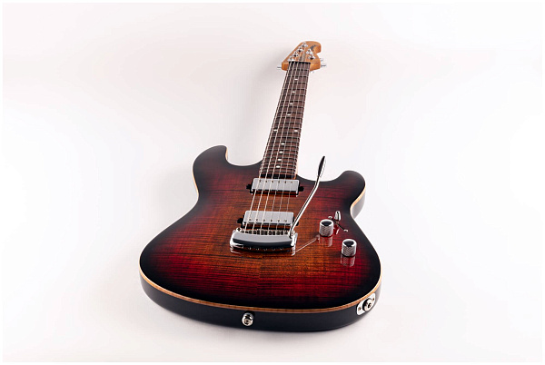 MUSIC MAN H81200 Sabre Bougie Flame - Электрогитара