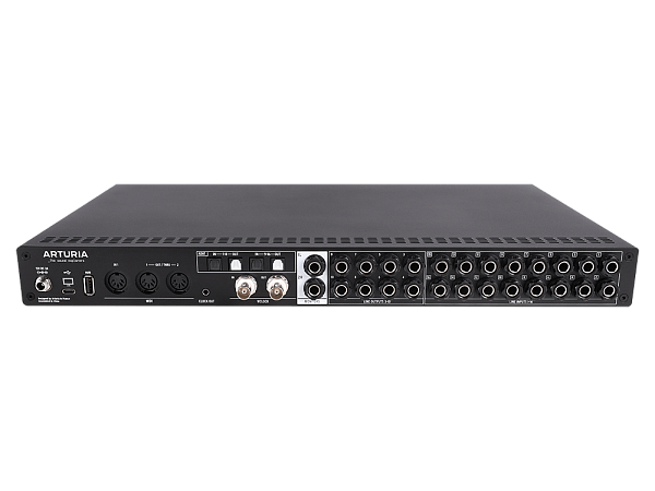 Аудиоинтерфейс USB [831001] Arturia [Audiofuse 16 Rig] 24бит/192кГц, 2 комбо входа XLR/1/4", 16 аналоговых входов, 10 аналоговых выходов, 2 выхода для наушников, 2 входа и 2 выхода ADAT, вход/выход Word Clock, MIDI (In/Out/Thru), 3 порта USB-A для подклю