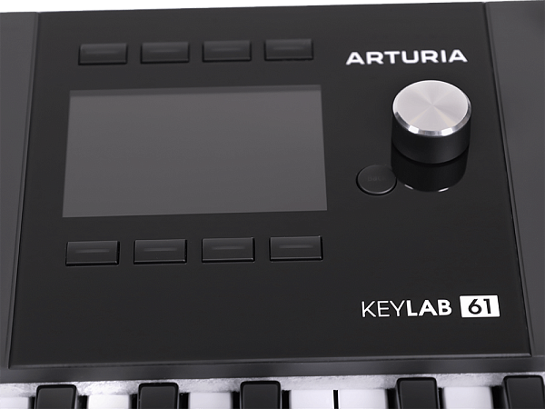 MIDI клавиатура [231632] Arturia [KeyLAB 61 MK3 Black] 61 клавиша, полувзвешенная механика, дисплей, 12 пэдов , 9 фейдеров, 9 поворотных регуляторов, 3 входа для подключения педалей, MIDI in/out, USB-C