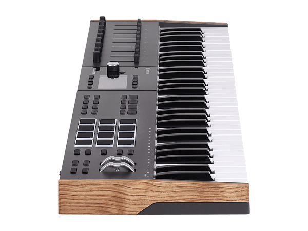 MIDI клавиатура [231632] Arturia [KeyLAB 61 MK3 Black] 61 клавиша, полувзвешенная механика, дисплей, 12 пэдов , 9 фейдеров, 9 поворотных регуляторов, 3 входа для подключения педалей, MIDI in/out, USB-C