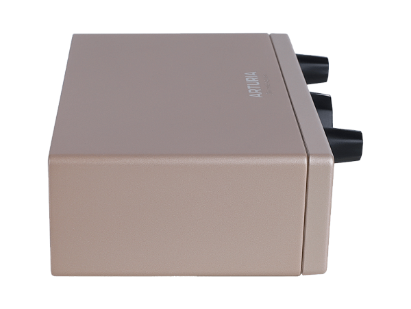 Аудиоинтерфейс USB [800121] Arturia [MiniFuse 1 Champagne] 24бит/192кГц, комбинированный разъем XLR и 6.3 мм для записи инструментов и вокала с фантомным питанием 48 В, выходы на монитор (L/R Jack), выход для наушников
