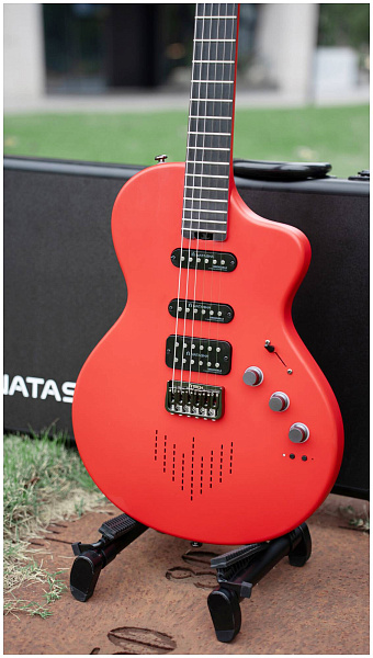 NATASHA SEEKER Imperial Red - Электрогитара смарт