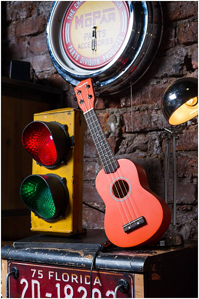 VESTON UKULELE KUS 15 OR - Укулеле сопрано