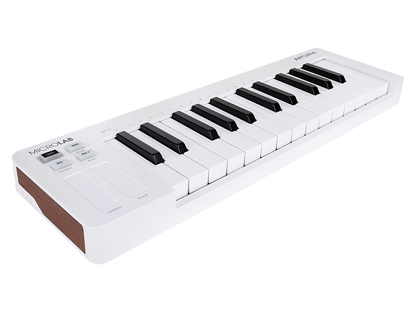 MIDI клавиатура [231511] Arturia [MicroLab 3 White] 25 клавиш, чувствительных к скорости нажатия, сенсорные полосы pitch и modulation, режим игры аккордами, разъем для подключения педали, type-c, ПО: Analog Lab Intro, Ableton Live Lite. Цвет - белый.