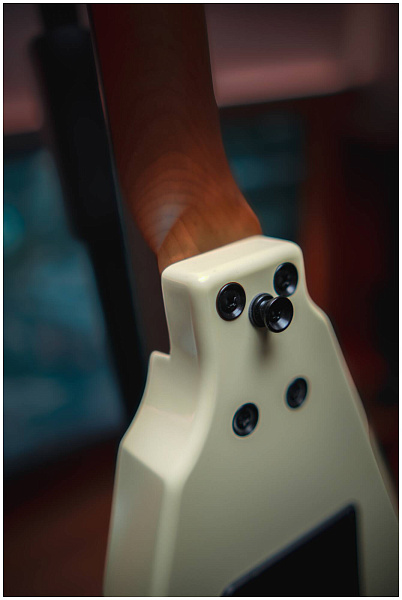 SPIRA V-420 AWH - Электрогитара шестиструнная