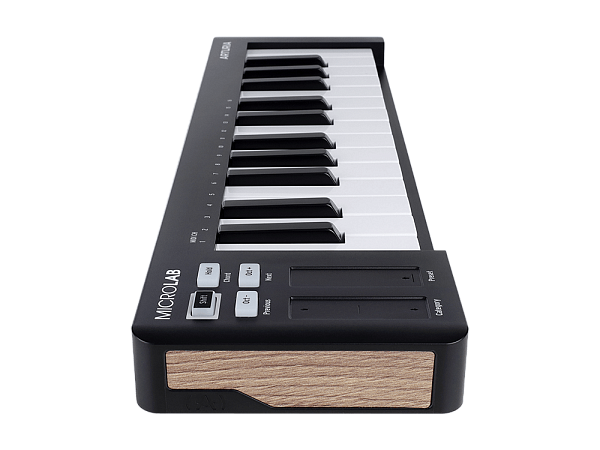 MIDI клавиатура [231512] Arturia [MicroLab 3 Black] 25 клавиш, чувствительных к скорости нажатия, сенсорные полосы pitch и modulation, режим игры аккордами, разъем для подключения педали, type-c, ПО: Analog Lab Intro, Ableton Live Lite. Цвет - черный.