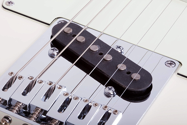 Электрогитара SCHECTER [NICK JOHNSTON PT A.SNOW] электрогитара 6-струнная, корпус: ольха, гриф: запеченый клен, накладка: черное дерево, 22 лада, цвет: Atomic Snow
