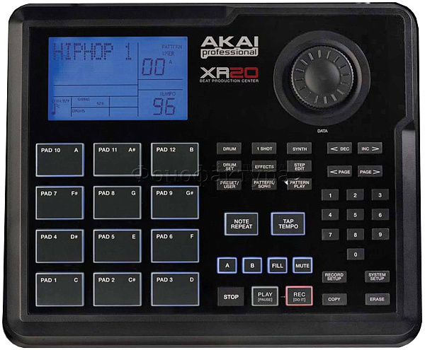 AKAI PRO XR20 - Драм-машина
