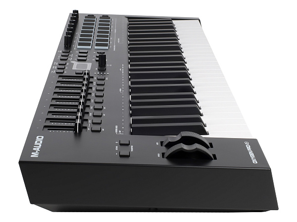 MIDI клавиатура [OXYGENPRO49] M-audio [Oxygen Pro 49] 49 клавиш, 8 энкодеров, 9 фейдеров, 16 пэдов, 12 кнопок управления, колеса высоты тона и модуляции, smart control, auto-mapping, встроенный арпеджиатор, 1/4" Jack вход для педали сустейна, MIDI выход