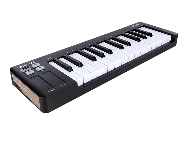 MIDI клавиатура [231512] Arturia [MicroLab 3 Black] 25 клавиш, чувствительных к скорости нажатия, сенсорные полосы pitch и modulation, режим игры аккордами, разъем для подключения педали, type-c, ПО: Analog Lab Intro, Ableton Live Lite. Цвет - черный.