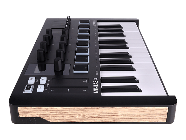 MIDI клавиатура [231502] Arturia [MiniLAB 3 Black Edition] 25 клавиш, 8 энкодеров, 8 RGB пэдов, 8 фейдеров, дисплей, сенсорные регуляторы Pitch/Modulation, MIDI-выход, 1/4" Jack вход педали, режим Chord, арпеджиатор, USB-C