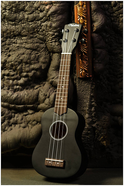 VESTON UKULELE KUS 15 BK - Укулеле сопрано