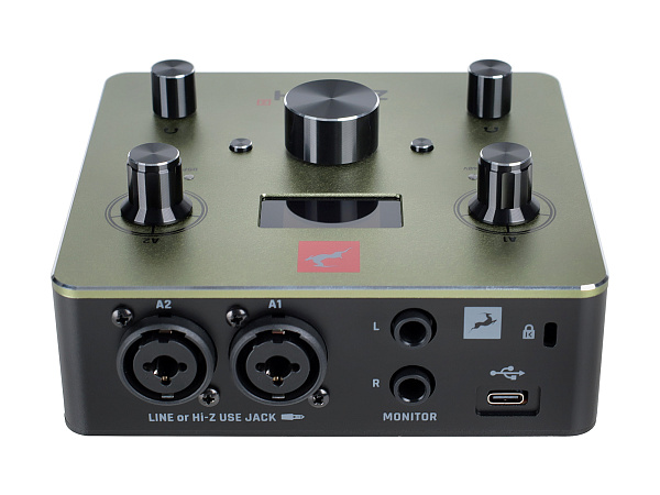 Аудиоинтерфейс Antelope Audio [Zenith 2] 32 бит/192 кГц, 2 линейных/инструментальных/микрофонных входа +48В с комбинированными XLR/Jack 6,3, 2 линейных выхода Jack 6,3 TRS,  выхода для наушников, MIDI вход/выход, DSP, TYPE-C