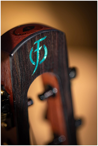 FLIGHT NIGHTHAWK TENOR EQ-A - Укулеле тенор