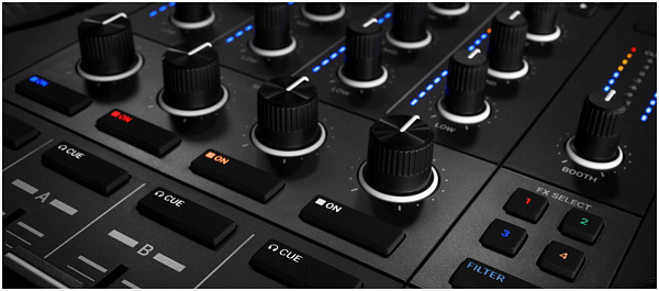 NATIVE INSTRUMENTS Traktor Kontrol S4 Mk3 - Контроллер
