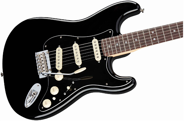 FENDER DELUXE STRAT PF BLK - Электрогитара