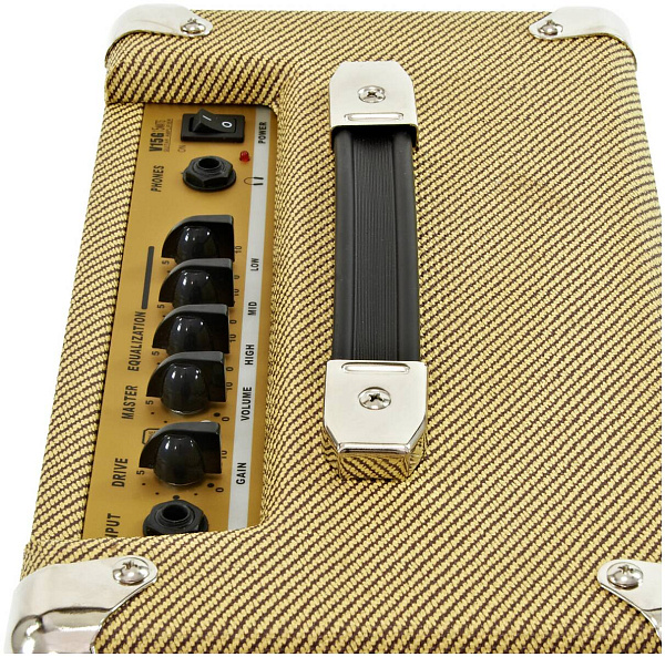 BELCAT V15G - Комбоусилитель