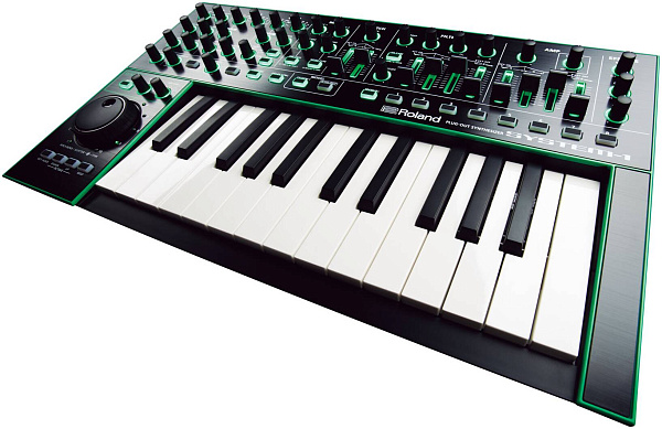 ROLAND SYSTEM-1 - Синтезатор аналоговый
