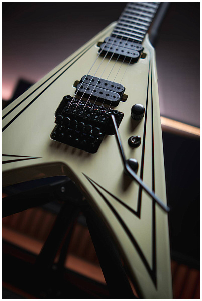 SPIRA V-420 AWH - Электрогитара шестиструнная