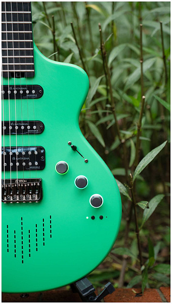 NATASHA SEEKER Mint Green - Электрогитара смарт