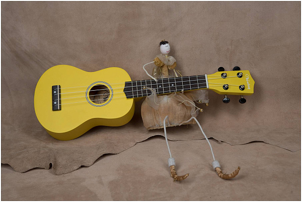 VESTON UKULELE KUS 15 YW - Укулеле сопрано