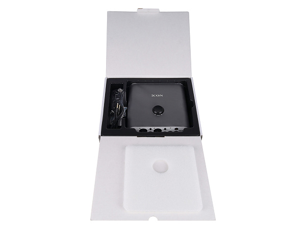 Аудиоинтерфейс USB [110313A2004] Icon [Duo44 Dyna B/W] АЦП/ЦАП: 24 бит/192 кГц, 127 дБ, входы/выходы: 2хCombo XLR/TRS/ 2х1/4" TRS, 1/8" mini Jack стерео, 1/4" TRS стерео выход на наушники, MIDI, +48 В, цвет черный/белый
