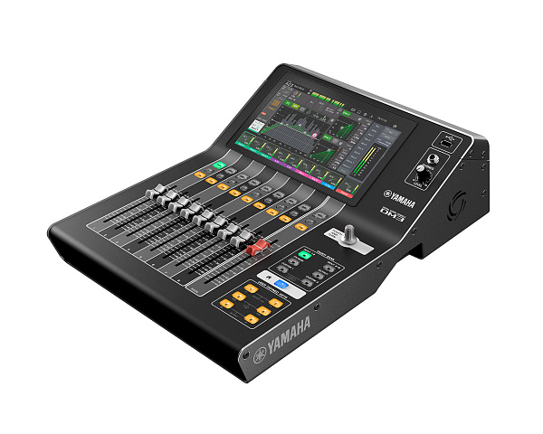Микшер Yamaha [DM3S ] цифровой, компактный. 9 фейд. + 9" сенсорный экран, 16 вх. mic/line, 8 вых., USB: 18 вх. + 18 вых., 18 эффектов , 48 кГц/96 кГц