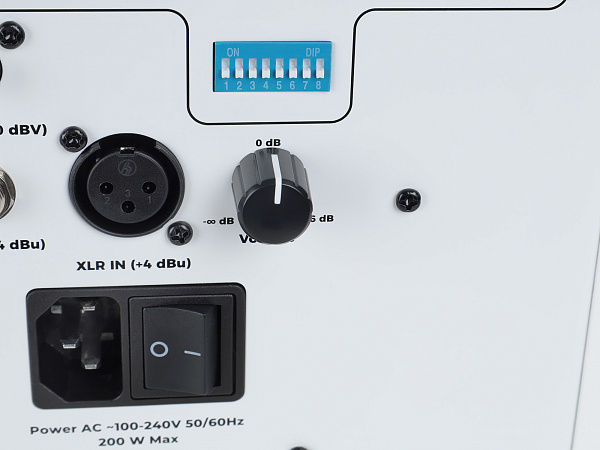 Акустическая система (студийный монитор) Kali Audio [LP-6W V2] 6.5" + 1", 40 Вт + 40 Вт, усилитель класса D, 39 - 25.000 Hz, макс. SPL: 115 дБ, эквалайзер, разъемы: XLR и 1/4" балансный и небалансный RCA, цвет белый