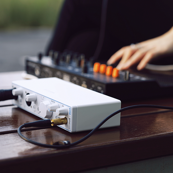 Аудиоинтерфейс USB [810132] Arturia [MiniFuse 2 White OTG] 24бит/192кГц