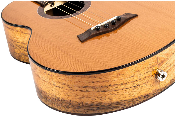 FLIGHT LILY Baritone EQ-A - Укулеле баритон